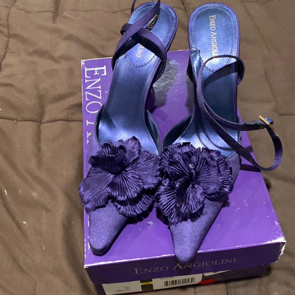 Enzo Angiolini purple satin high heels. Heels are 3”